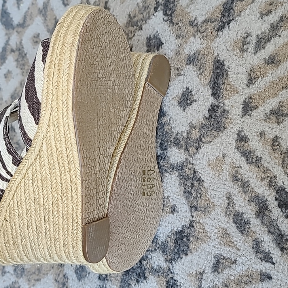Micheal Kors animal print espadrille wedges - Picture 2 of 2